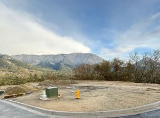 1010 SE Smith Hill Ln, Grants Pass, OR