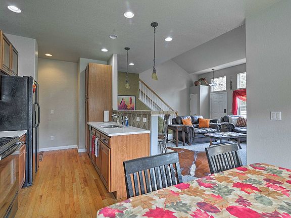 4th image of 1625 Metropolitan Dr Unit C