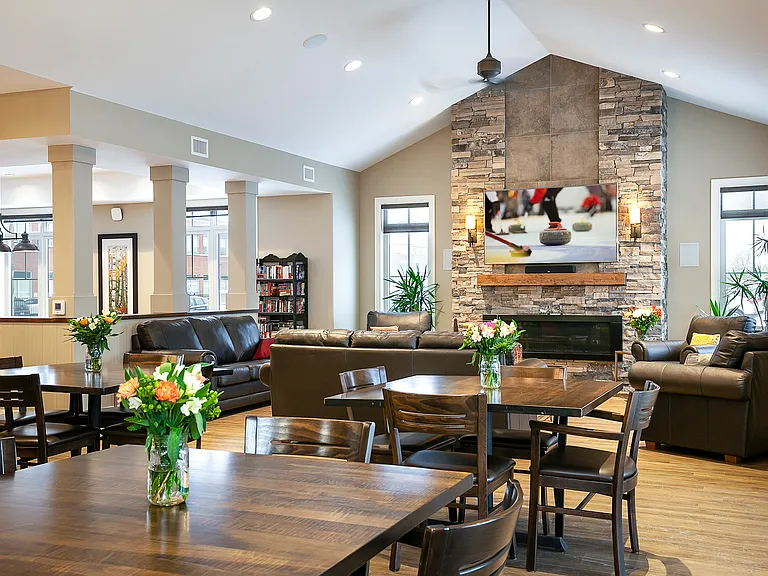 105 Oxford St — Photo 18