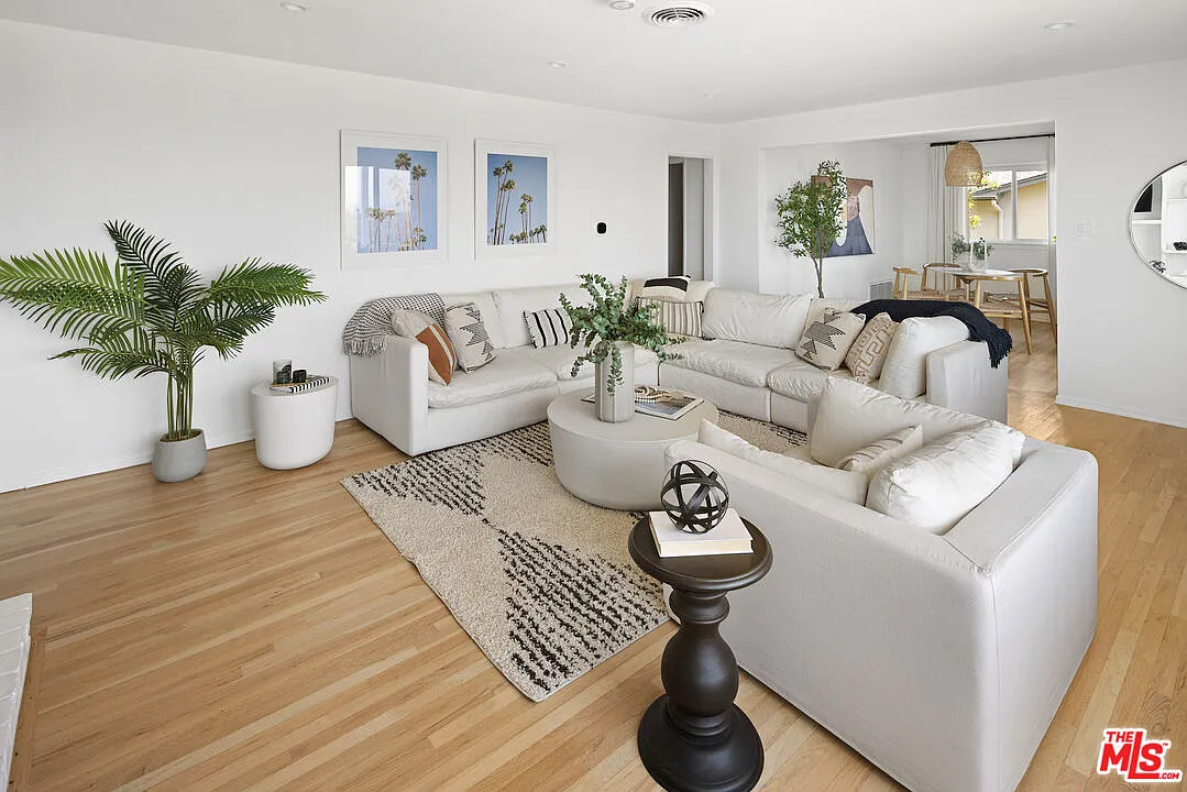 3 bed, 2.5 bath, 1466 sqft, $8,500 — Photo 3