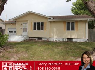 911 S Vine St, Grand Island, NE 68801