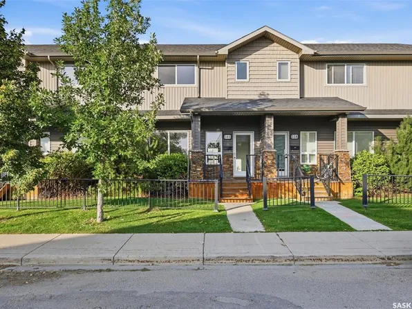 360 Willowgrove LANE, Saskatoon, SK S7W 0H7