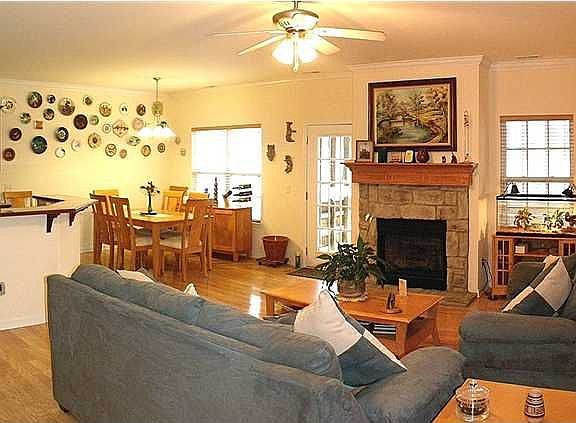5th image of 7830 Laurelton Dr