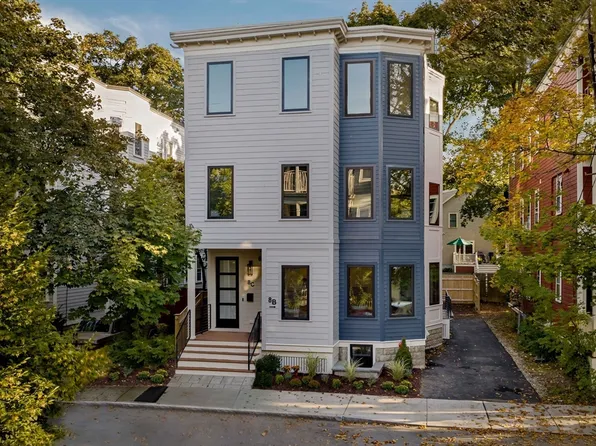 8 Poplar Rd #B, Cambridge, MA 02138