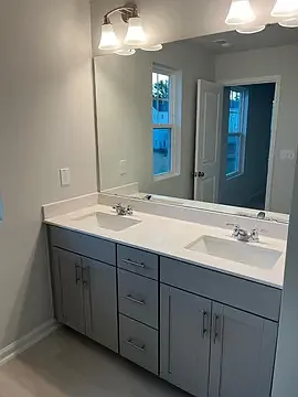 4 bed, 3.5 bath, 2410 sqft, $2,550 — Photo 4