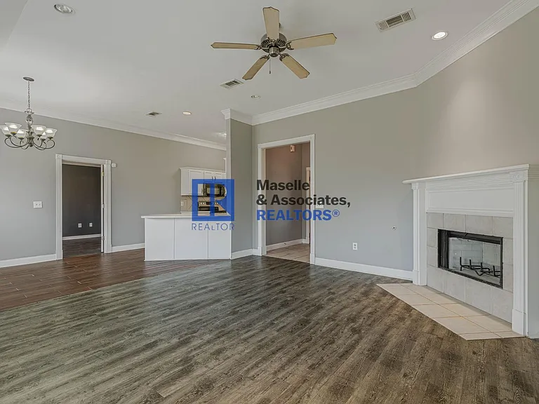 624 Post Oak Pl — Photo 11