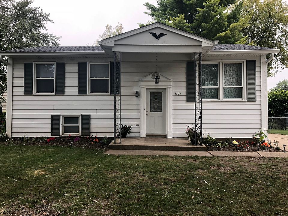 1st image of 1321 N Hickory Ave