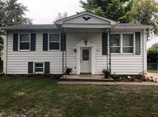 1321 N Hickory Ave, Round Lake Beach, IL