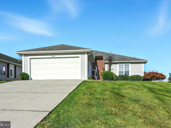 3881 Farmstead Dr, Fayetteville, PA 17222