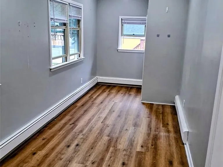 Everett Pl — Photo 9