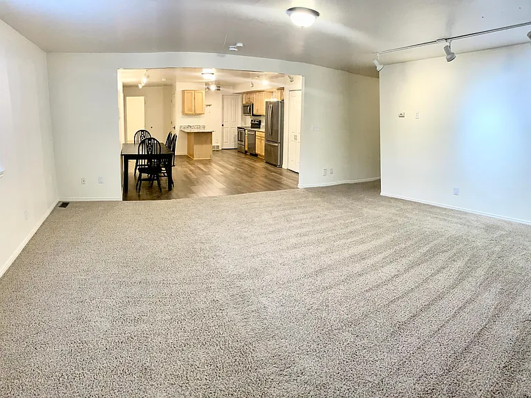 10512 N 5470 W — Photo 5