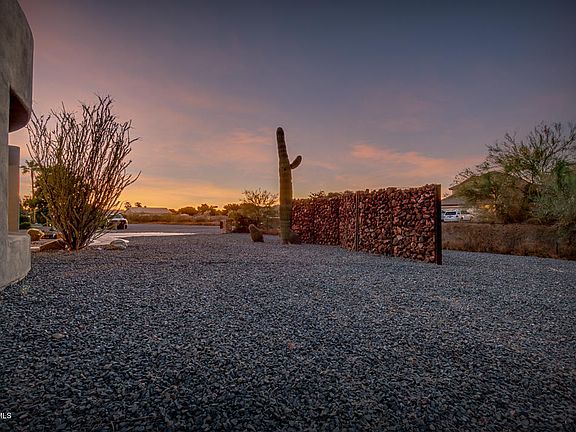 3rd image of 7787 W Camino De Oro