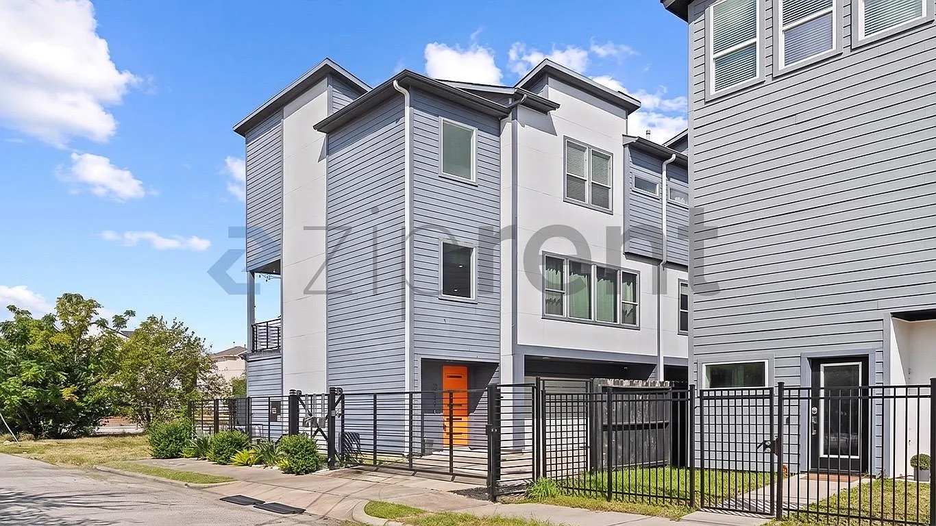 3 bed, 2000 sqft, $2,700 — Photo 1