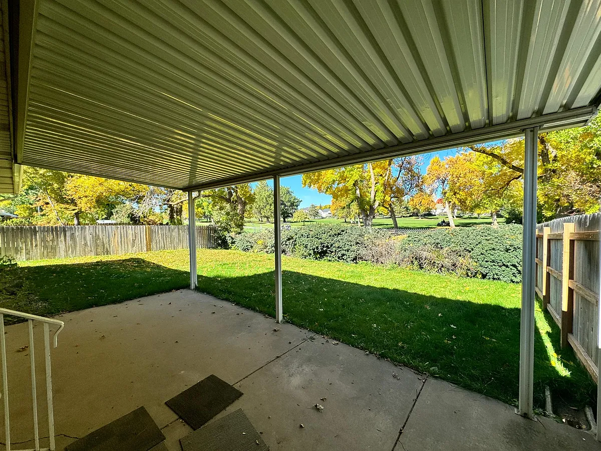 Building Photo - 1124 W Shepard Ln