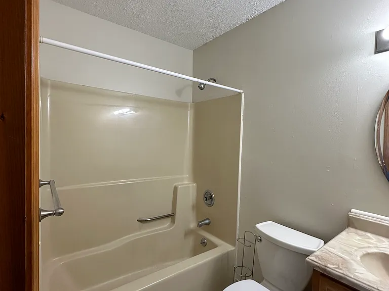 2408 Mill Pond Dr — Photo 14