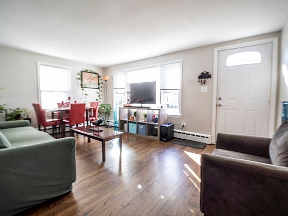 5th image of 85 Farnsworth St