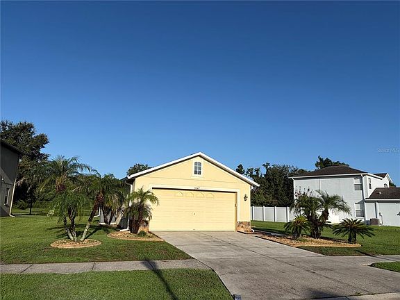 4th image of 9847 EDMONTON DRIVE