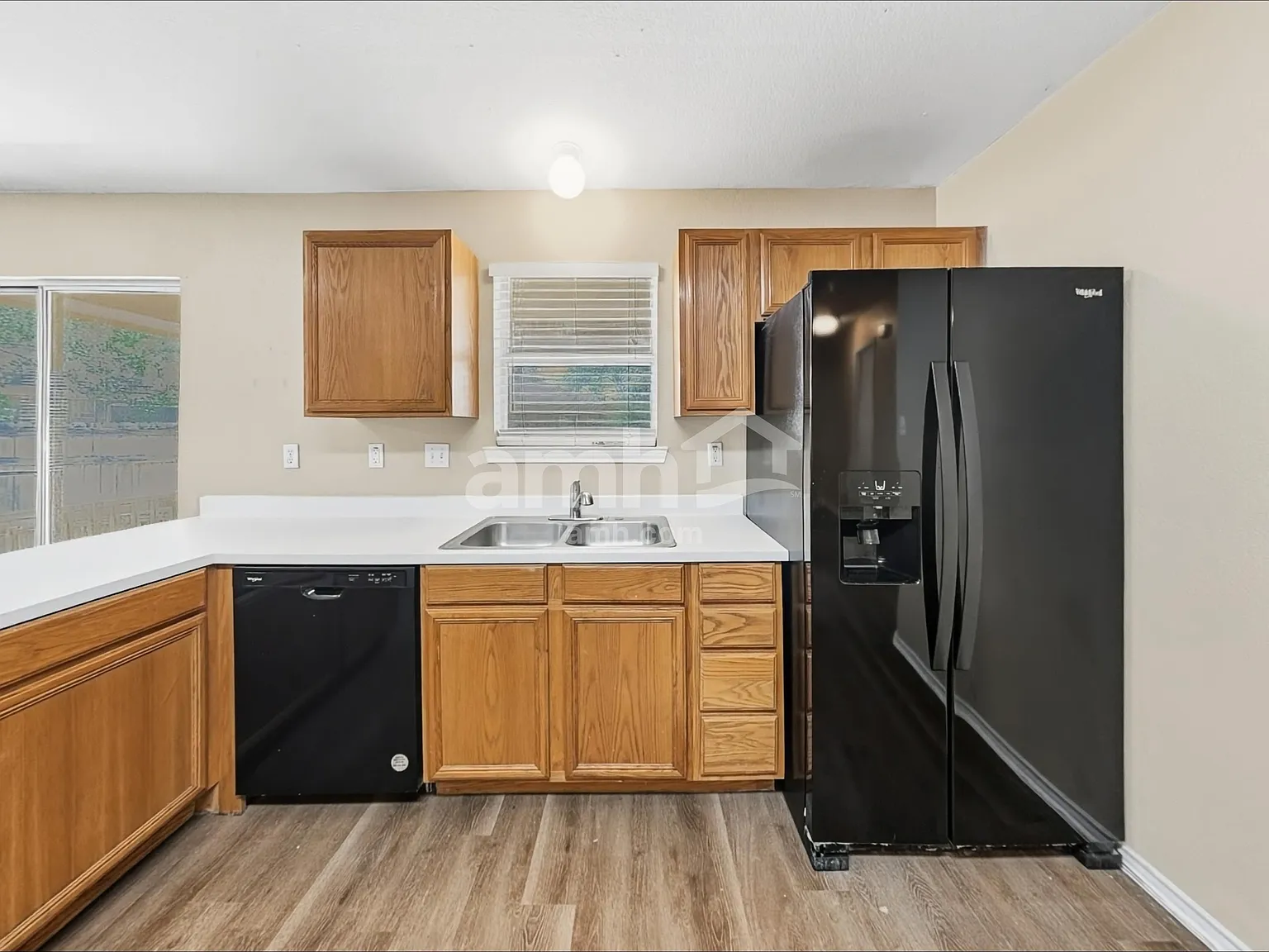 3 bed, 2.0 bath, 1334 sqft, $1,810 — Photo 4