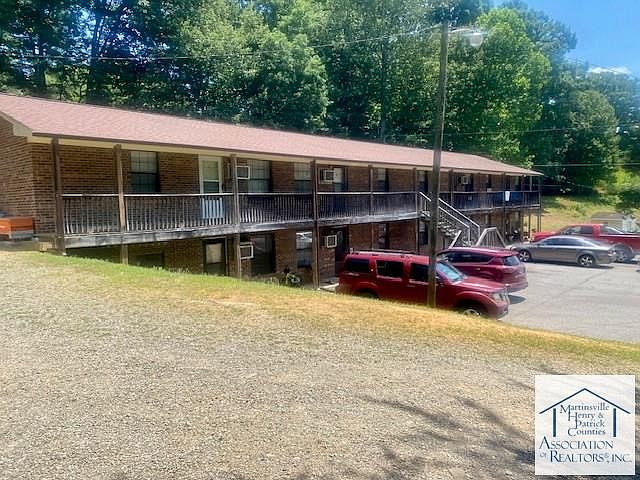 2nd image of 216 Hilltop Dr