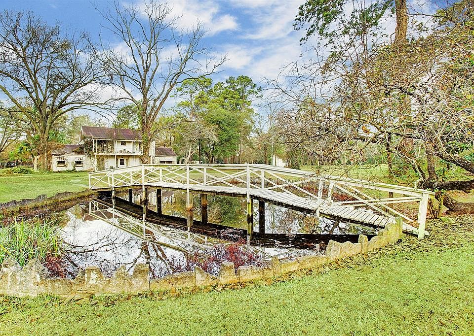 1st image of 27 Rollingwood Dr