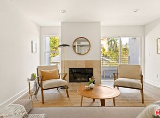 1951 N Beachwood Dr APT 303, Los Angeles, CA 90068