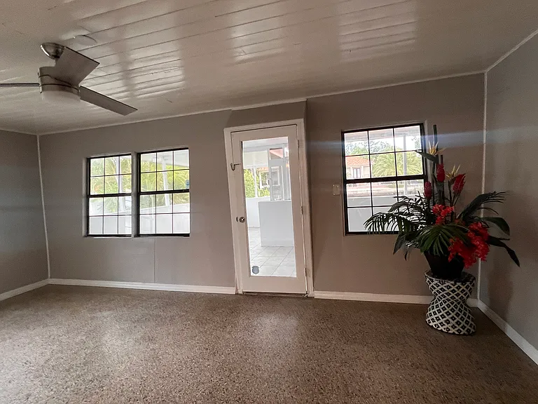 2111 S West Shore Blvd — Photo 21