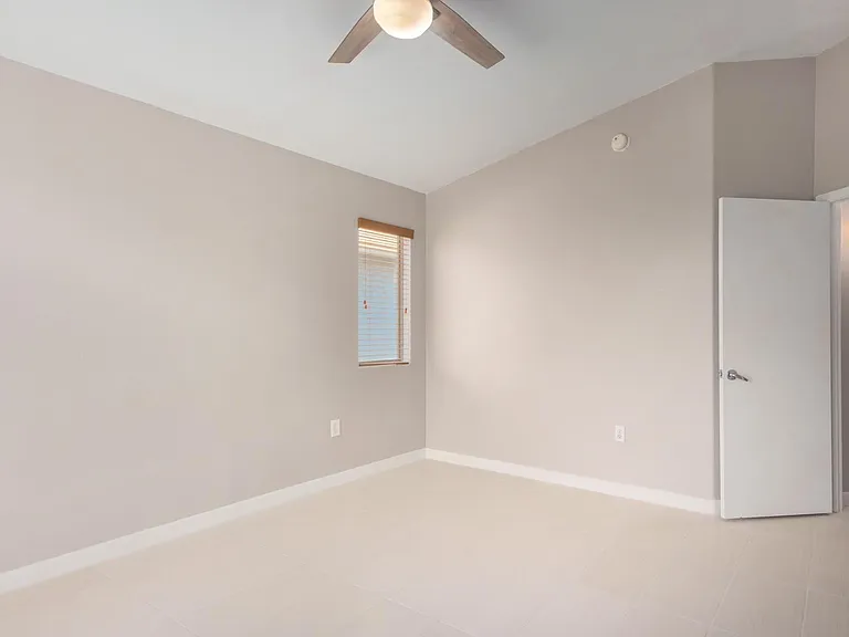 2402 E 5th St #1718 — Photo 14