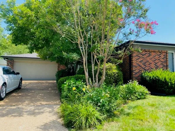 11900 Beaverton Dr, Bridgeton, MO 63044