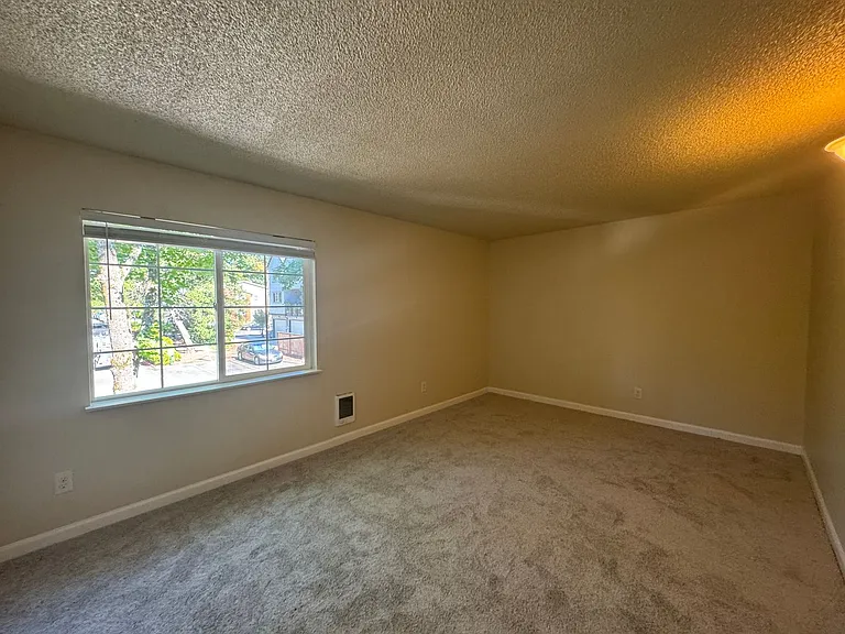 Cambria Apartments — Photo 7