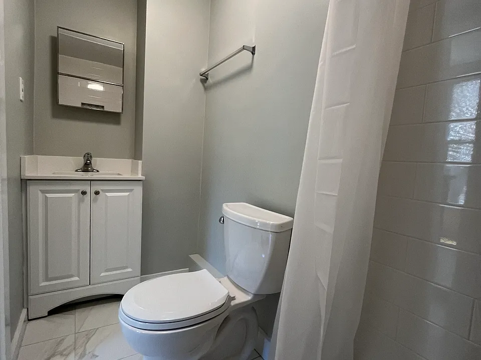 70 Pinckney St #2
