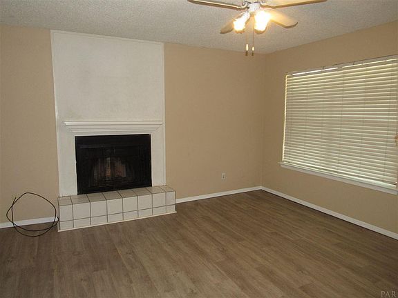 4th image of 2811 Langley Ave APT 222