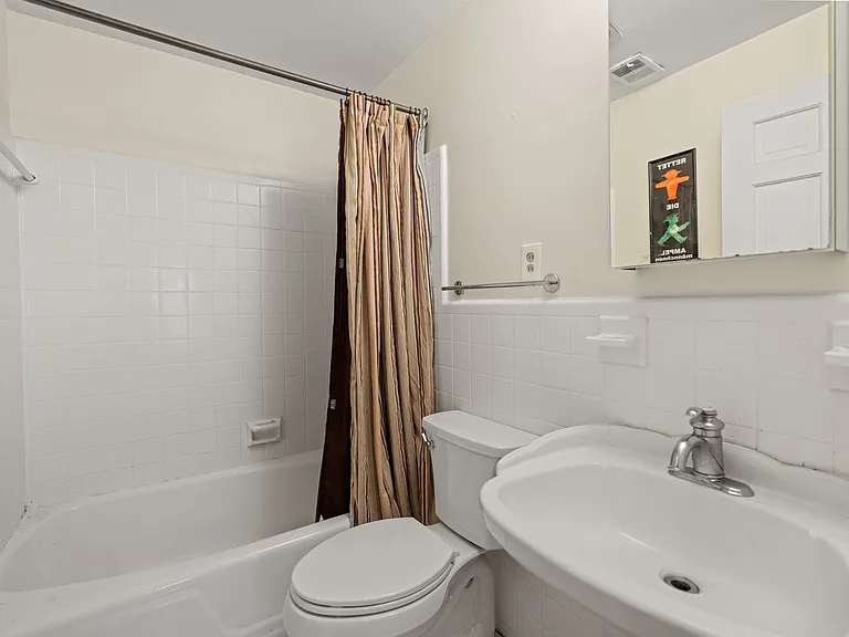 2426 I St NW — Photo 13