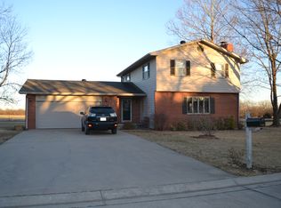 5 Kenwood Cir, Iola, KS 66749