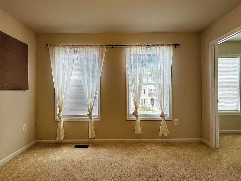 454 Coastal Ave — Photo 11