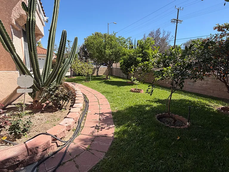 17557 W Saticoy St #17557 — Photo 11