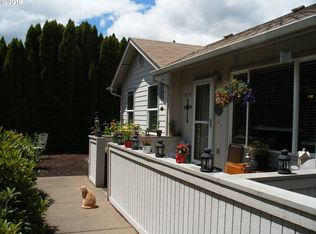 5528 E St, Springfield, OR 97478