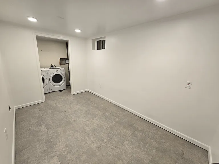 744 E 4200 S — Photo 24