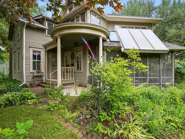 1221 Mulberry Ave, Muscatine, IA 52761