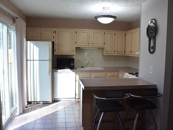 5th image of 1459 Munroe Falls Ave