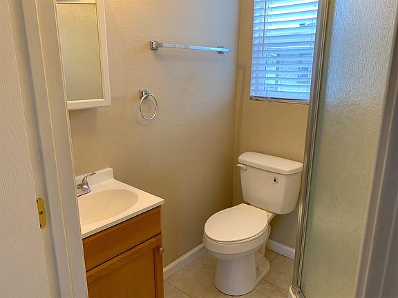 5th image of 406 W 19th St #B