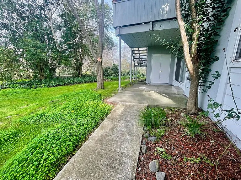 847 Madison St — Photo 13