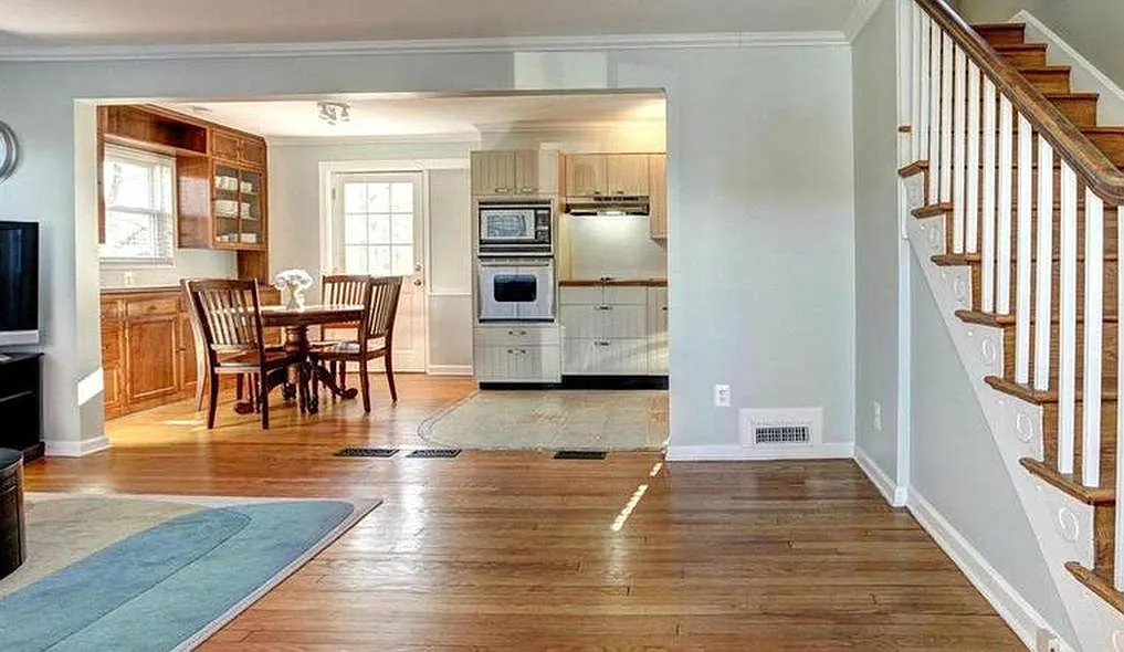 living room - 10523 Saint Paul St