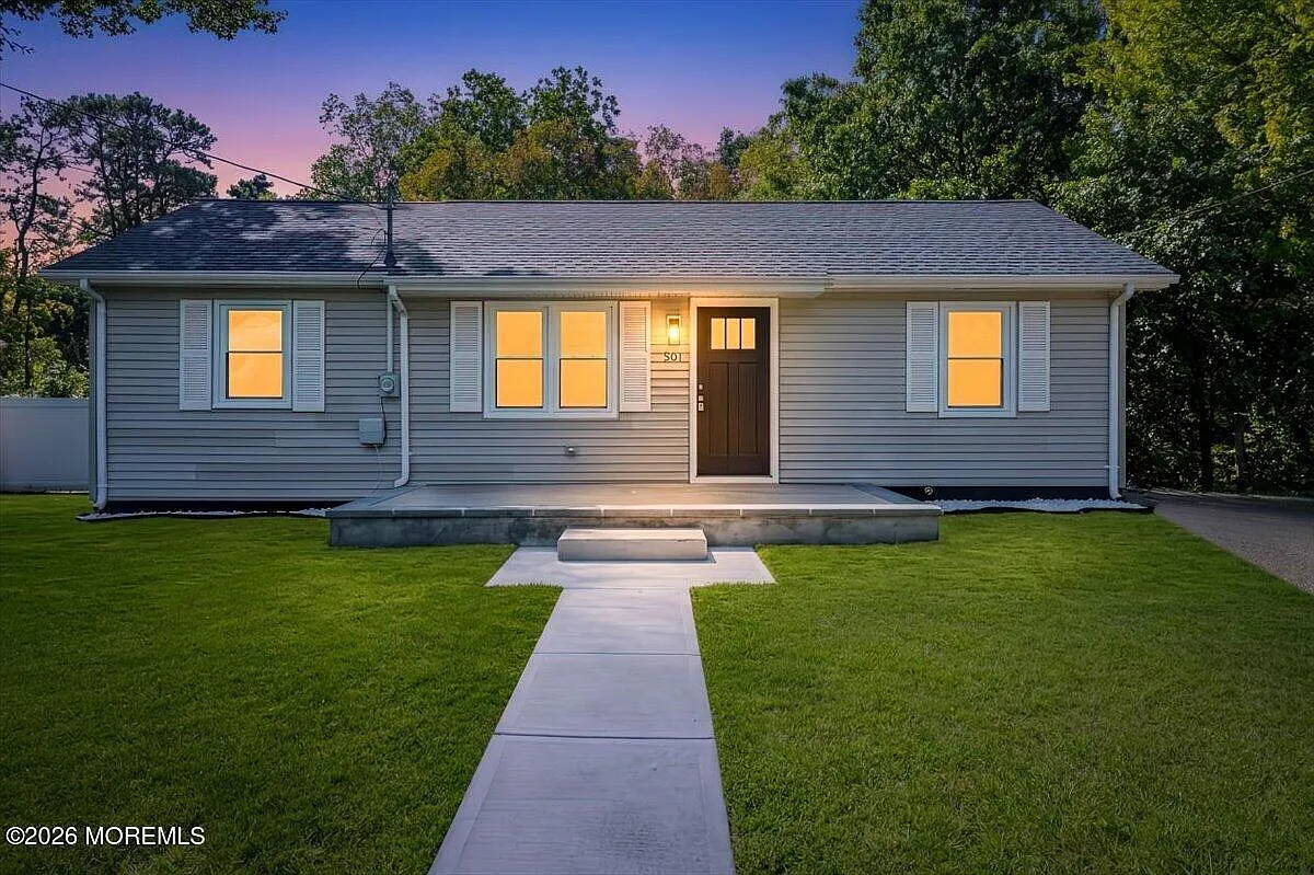 4 bed, 1133 sqft, $3,700 — Photo 1