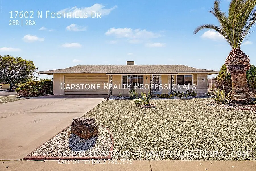 Spacious Vintage Charmer has 2 Bedrooms 2 Baths in 1335 square feet! — Photo 4