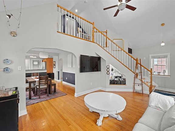 4th image of 1528 Louisville Ave