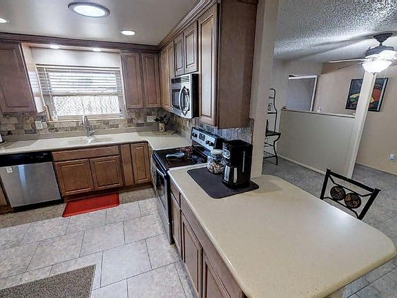 4th image of 2901 Meadowlark Dr
