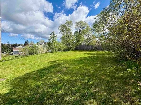 5 Greening Dr, Antigonish, NS B2G 1R1