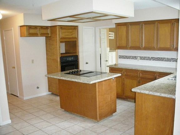 4th image of 3226 Glade Springs Dr