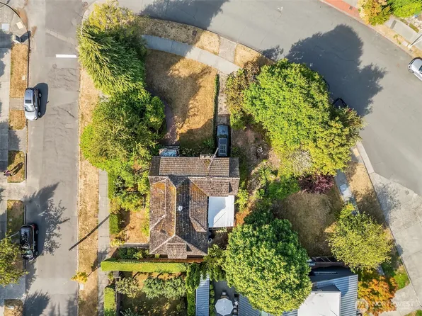 5003 NE 41st Street, Seattle, WA 98105