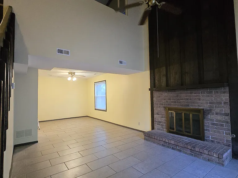 1819 S Lorraine Ave — Photo 3